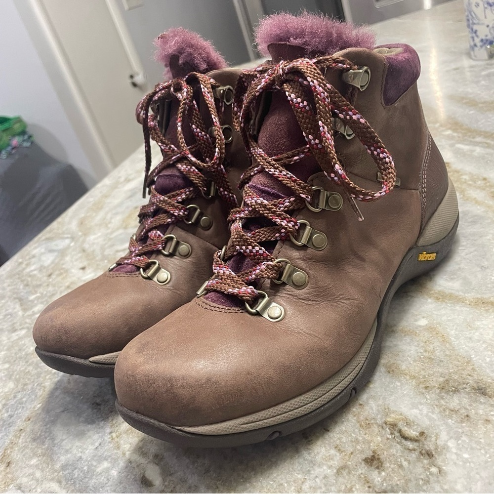 Dansko Vibram leather hiking Chelsea Burnished Nubuck Brown real fur upper boots